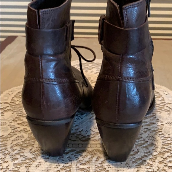 Fidji Shoes | Asra Bootie - Picture 5 of 12